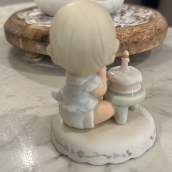 Precious Moments First Birthday figurine - Picture 2 of 5